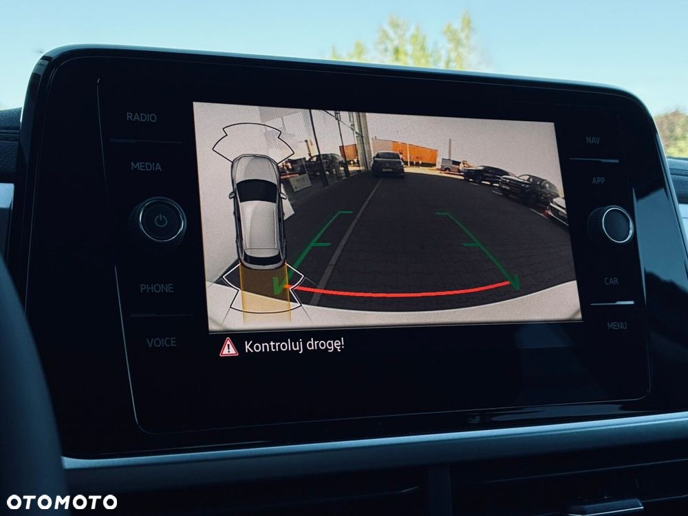 Volkswagen T-Roc - 17