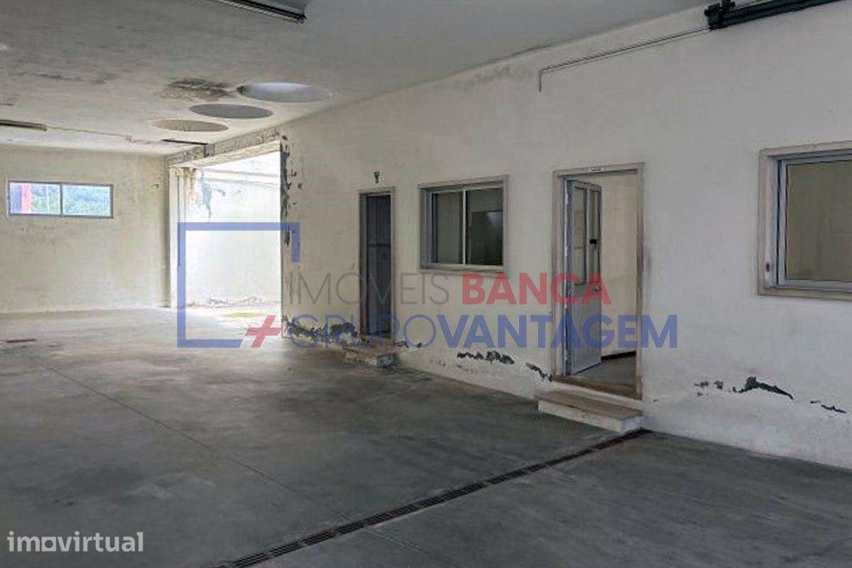 Edifício destinado a armazém / atividade industrial com 1.160m² ABC... - Grande imagem: 2/14
