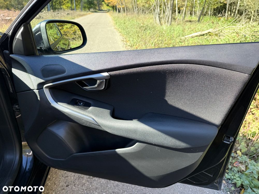Volvo V40 D3 Momentum - 16