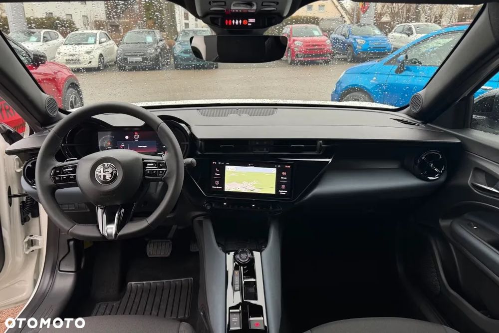 Alfa Romeo Junior 1.2 mHEV Ibrida eDCT - 14