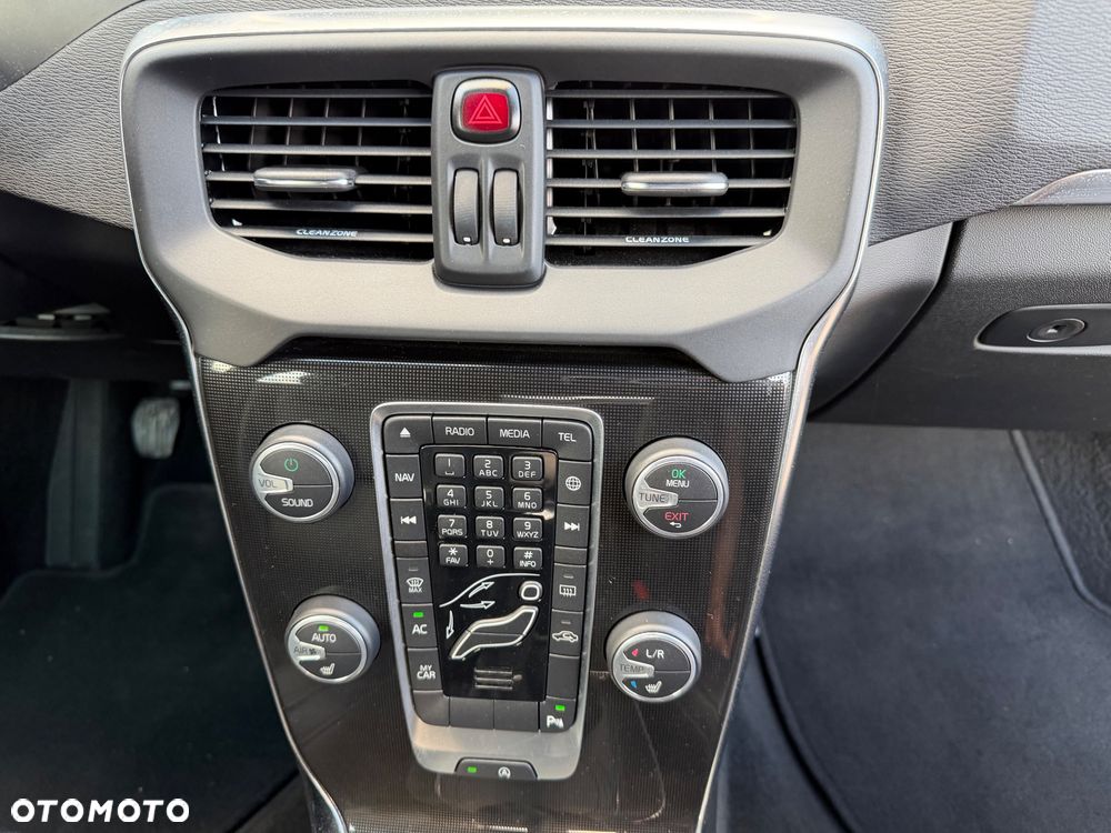 Volvo V40 D3 Momentum - 12