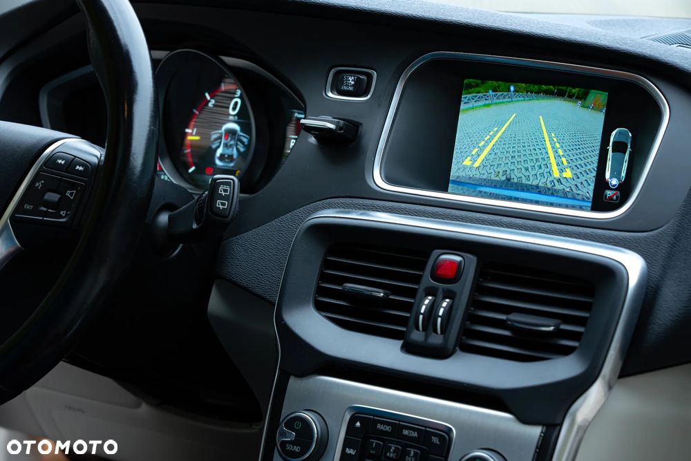 Volvo V40 D4 Drive-E Ocean Race - 6
