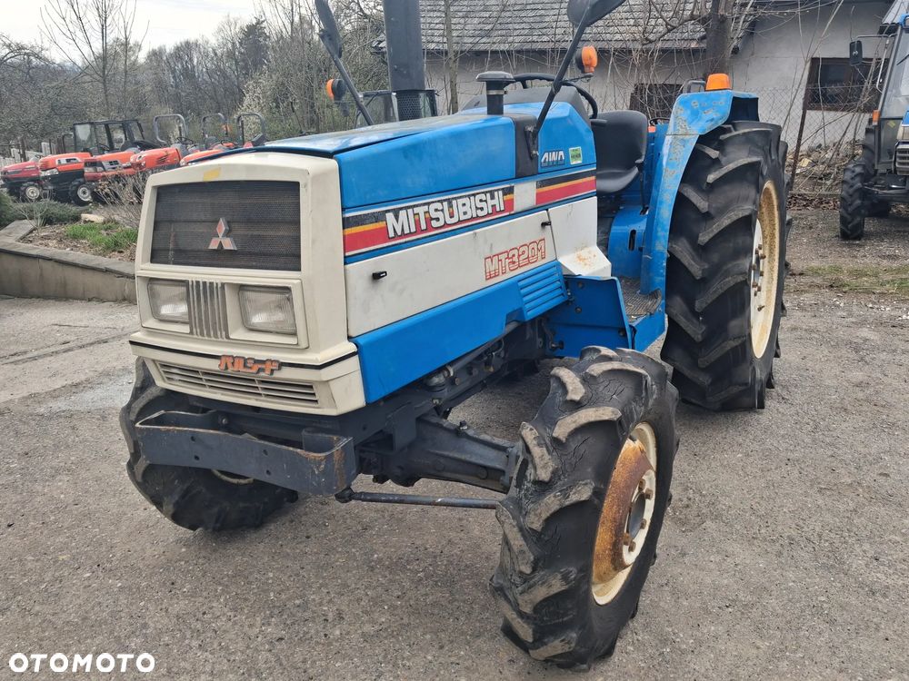 Mitsubishi Mt3201  4x4 - 2