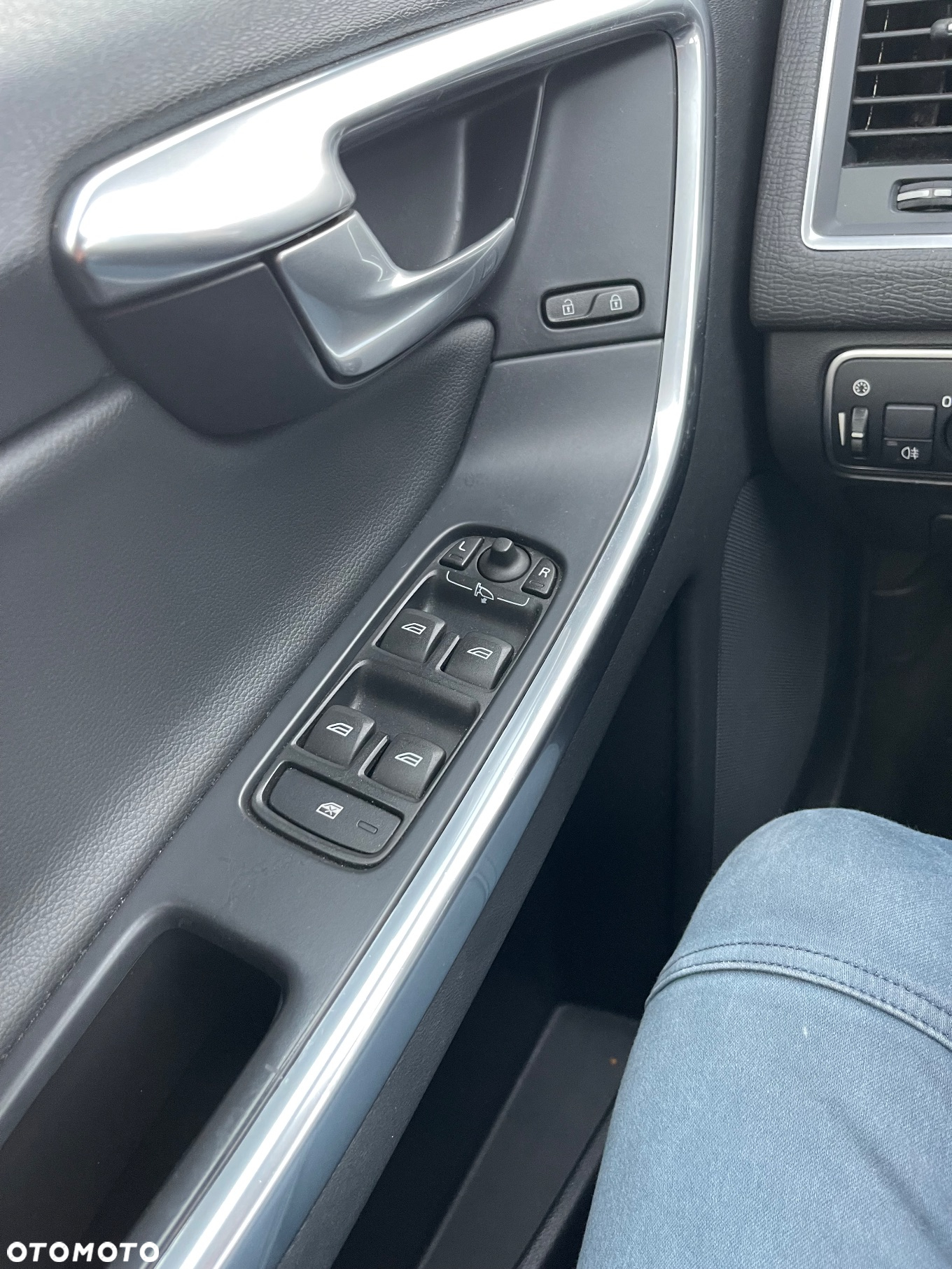 Volvo XC 60 D4 Drive-E Momentum - 13
