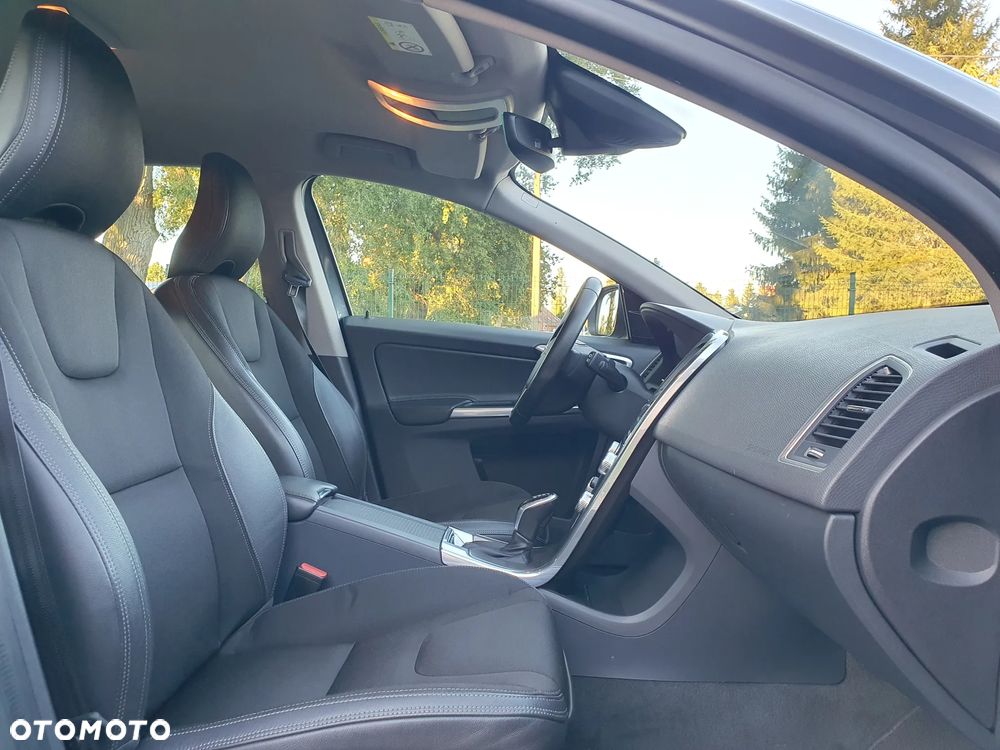 Volvo XC 60 D3 Geartronic Momentum - 9