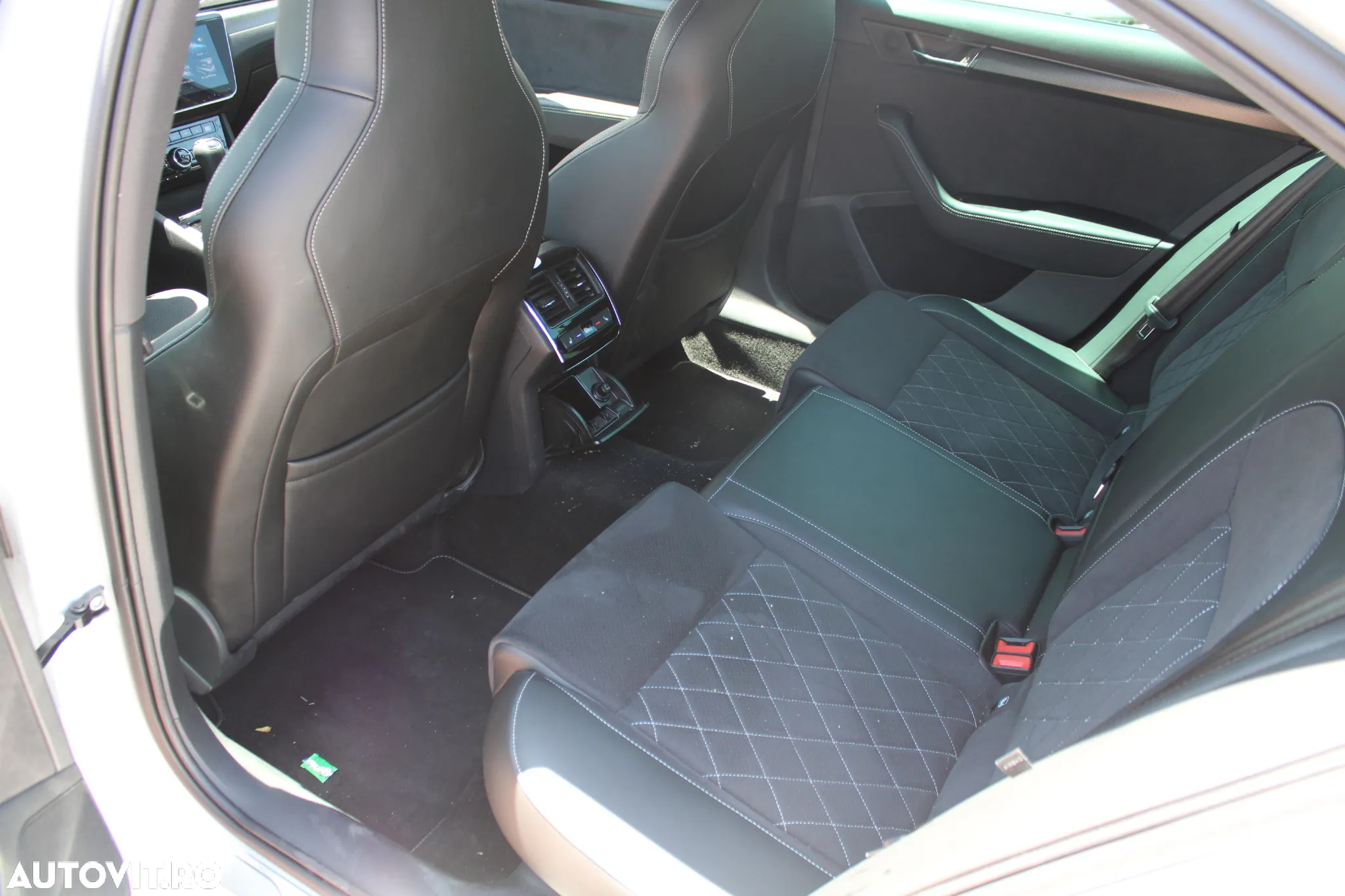Skoda Superb 2.0 TSI 4X4 DSG Sportline - 24