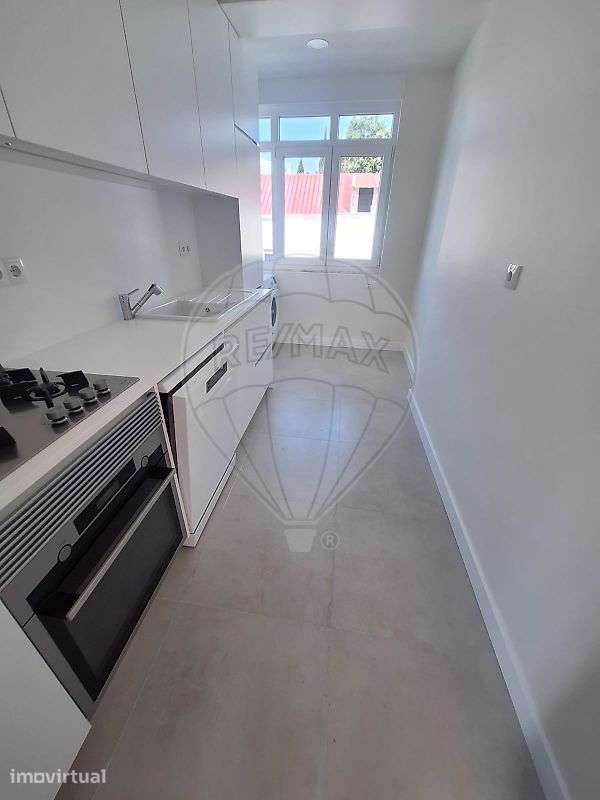 Apartamento T2 para arrendamento - Grande imagem: 2/27
