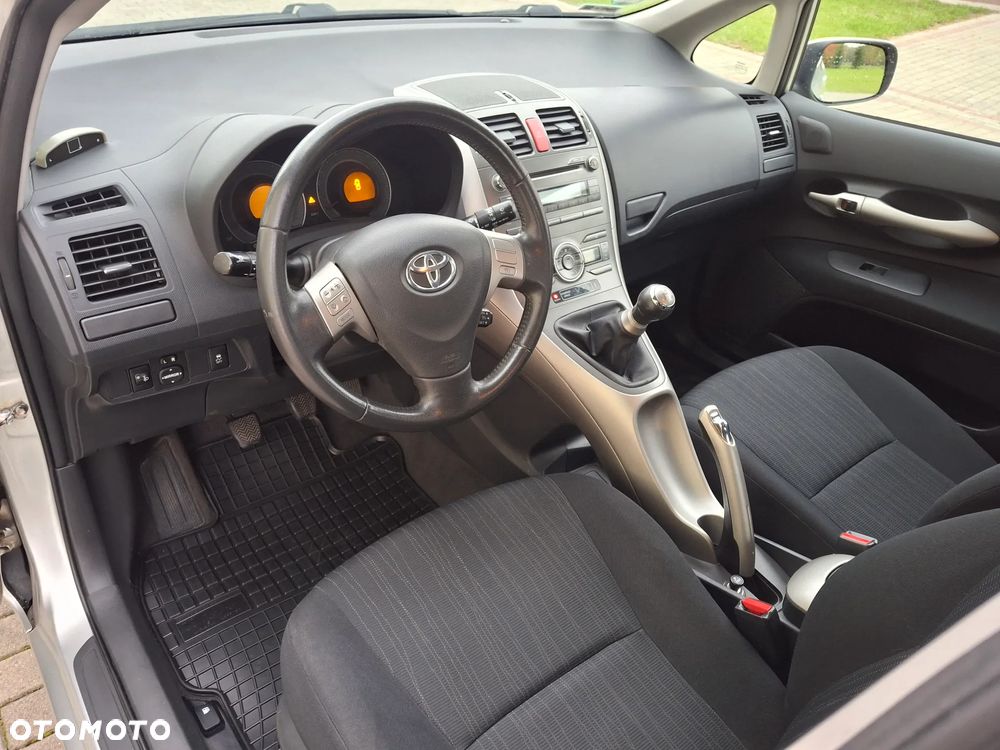 Toyota Auris 1.6 VVT-i Team - 22