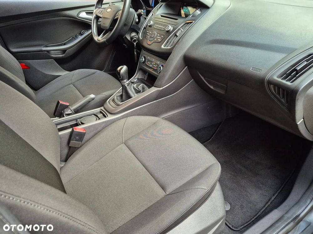 Ford Focus - 24