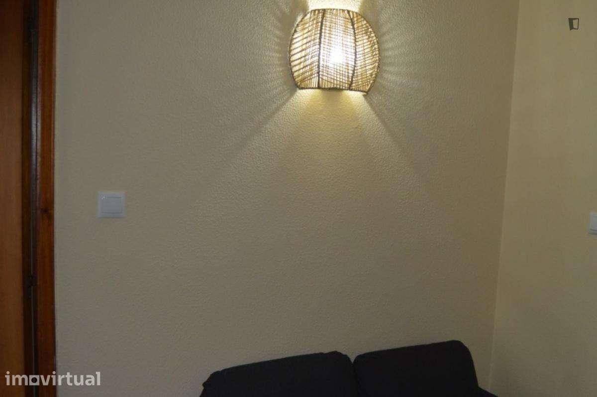 Quarto - localizado em Paranhos Porto - Grande imagem: 3/15