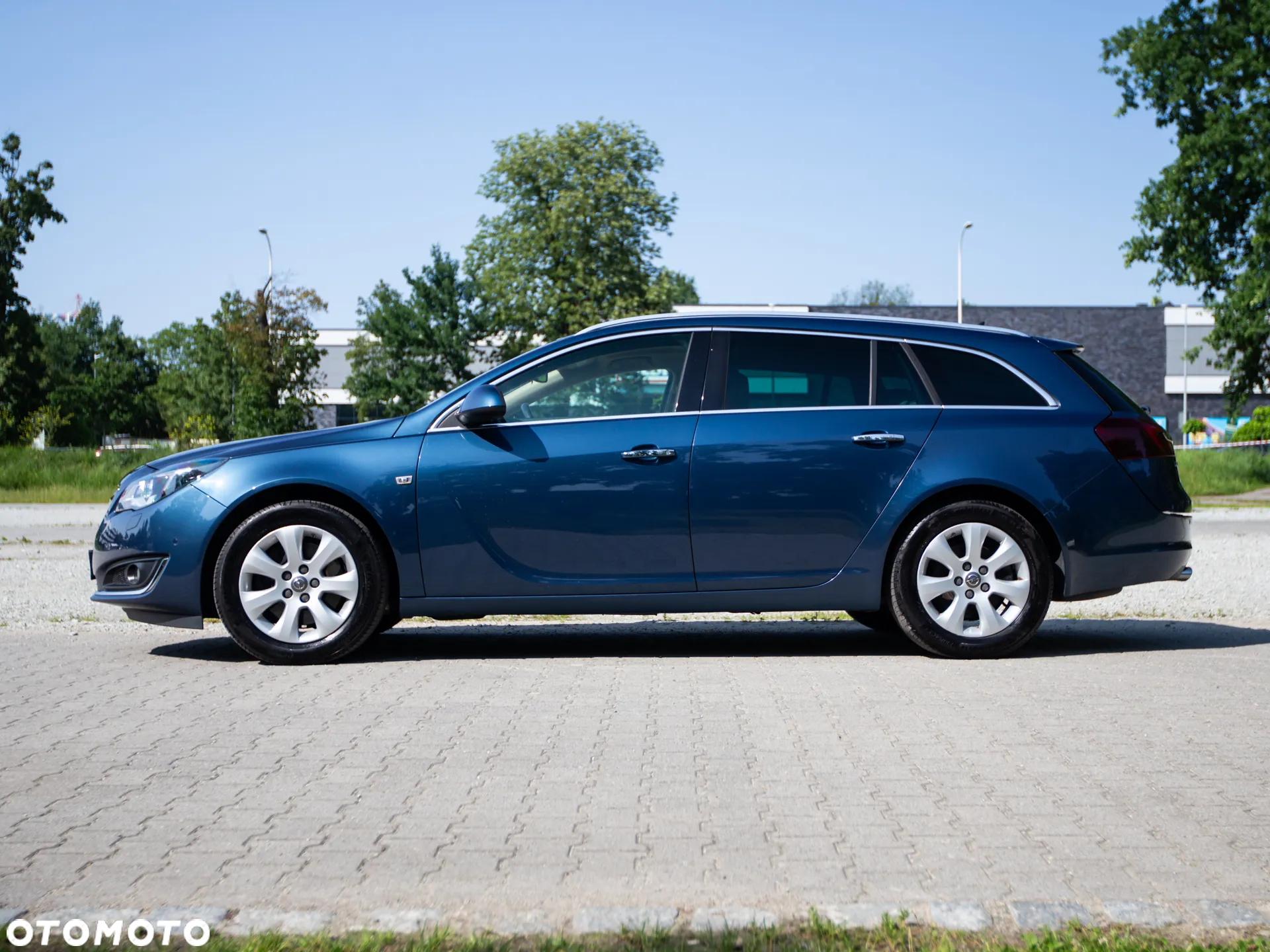 Opel Insignia 2.0 ECOTEC DI Turbo 4x4 Business Innovation - 4