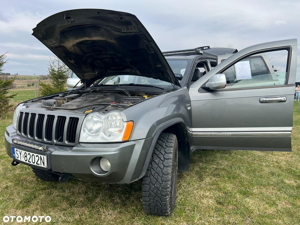 Jeep Grand Cherokee - 16