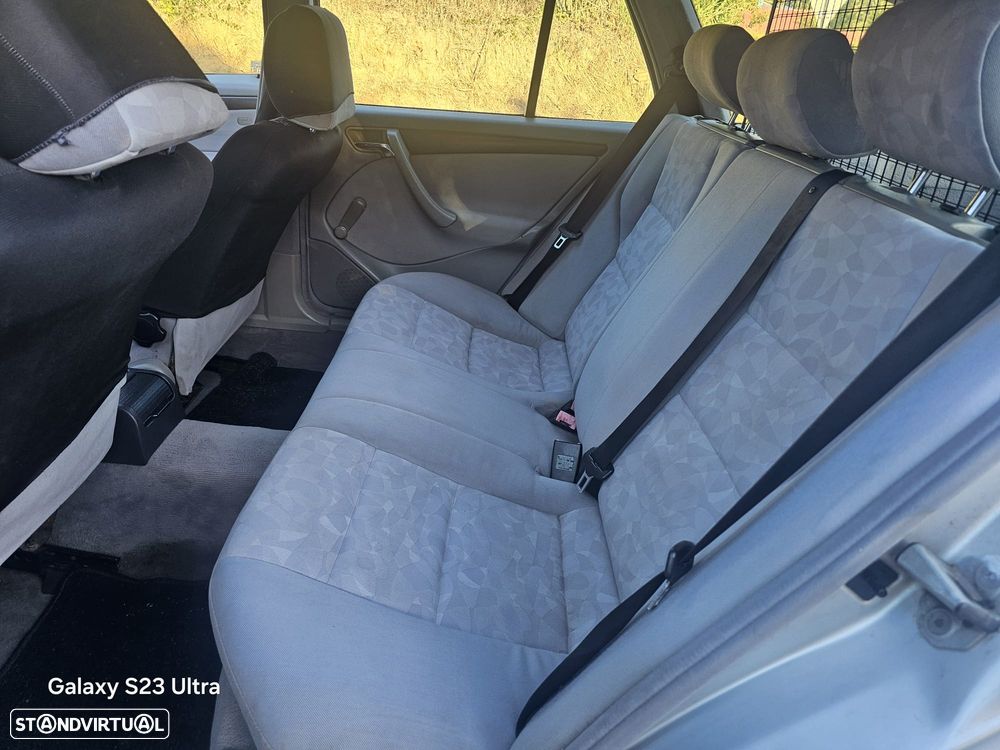 Mercedes-Benz C 220 D - 9