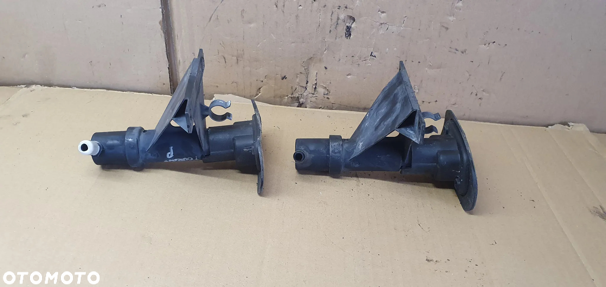 Spryskiwacz lampy Xenon prawy lewy przód VW Touran 1T0955978 - 3