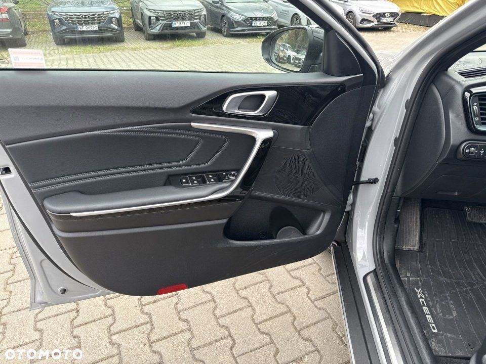 Kia XCeed - 18