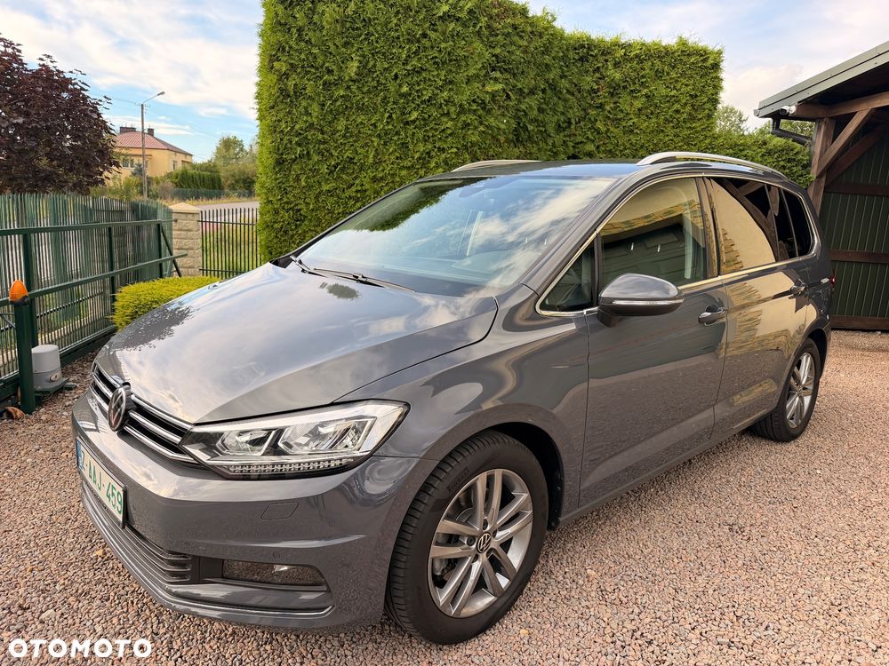 Volkswagen Touran - 1