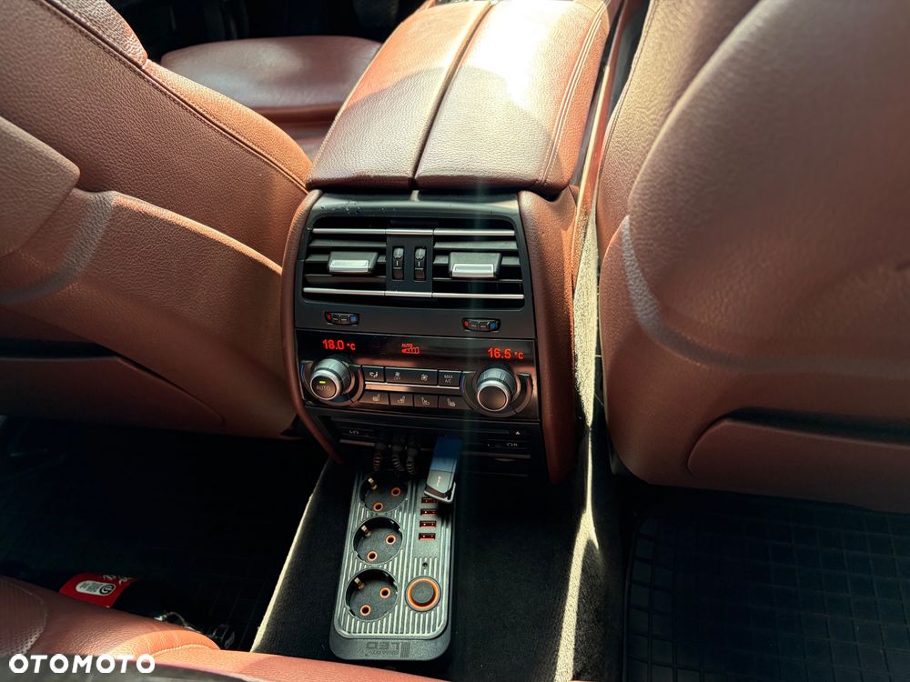 BMW Seria 7 730Ld - 22