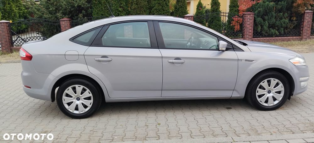 Ford Mondeo 2.0 TDCi Ghia - 8