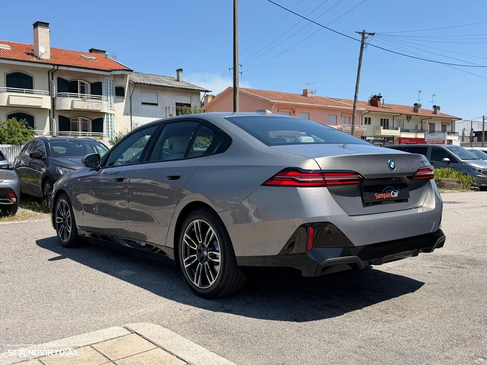 BMW 530 e Pack Desportivo M Pro - 8