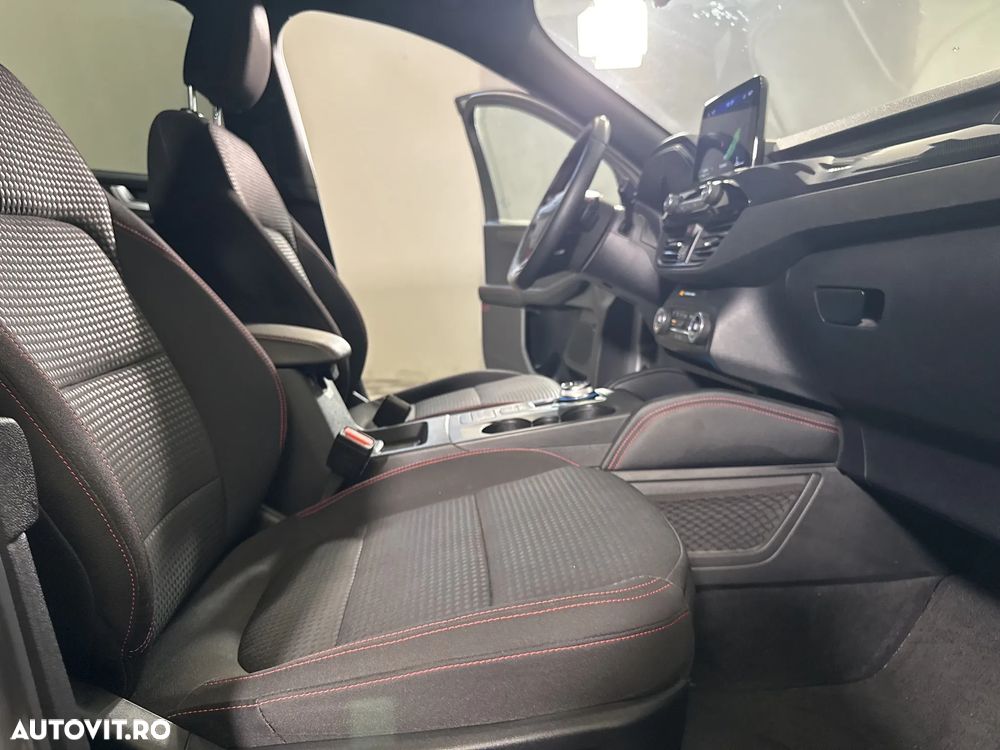 Ford Kuga - 12