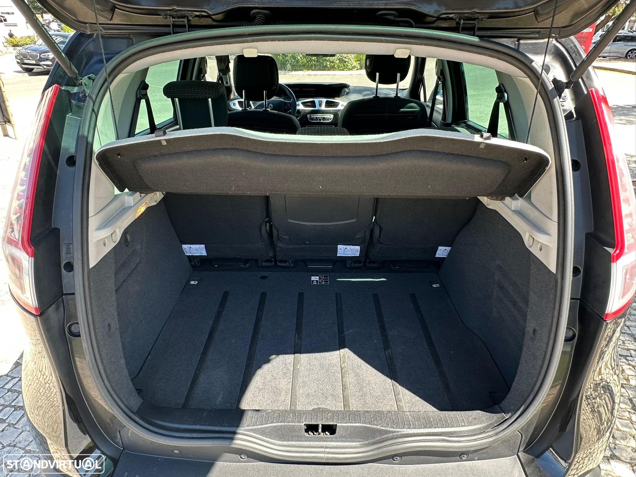 Renault Scénic 1.5 dCi Dynamique S - 16
