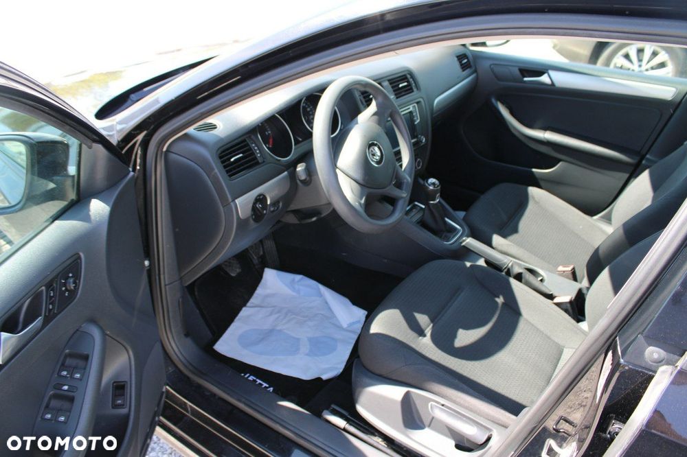 Volkswagen Jetta - 16