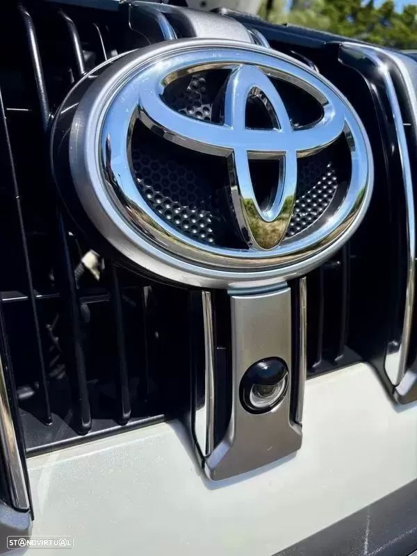 Toyota Land Cruiser 2.8 D-4D Auto Executive - 34