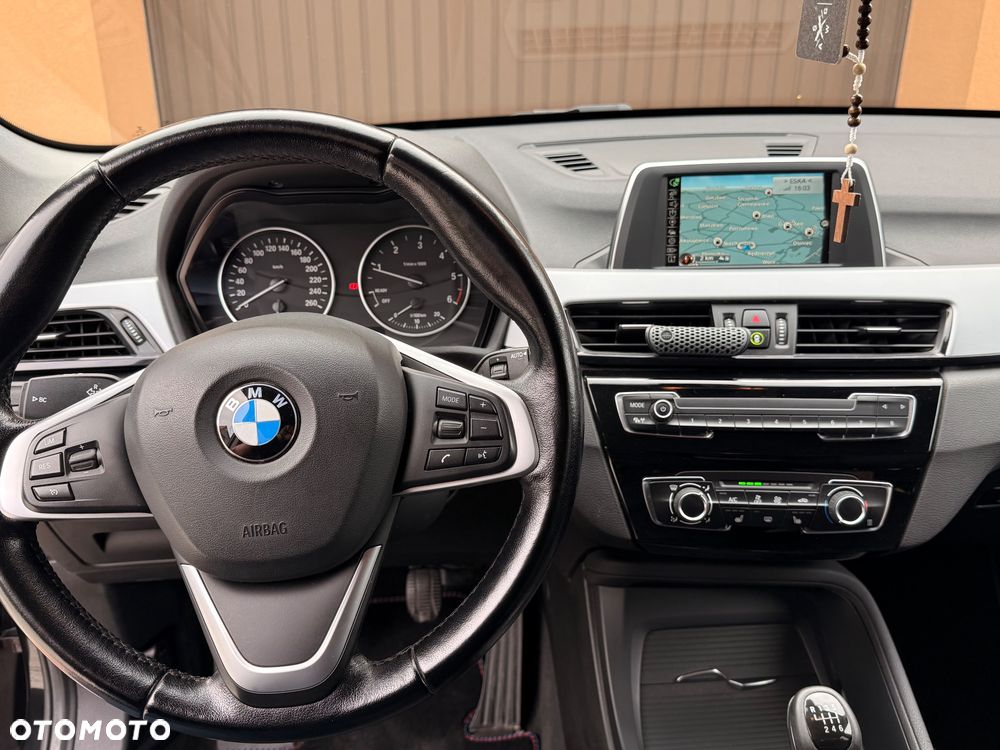 BMW X1 xDrive18d - 11