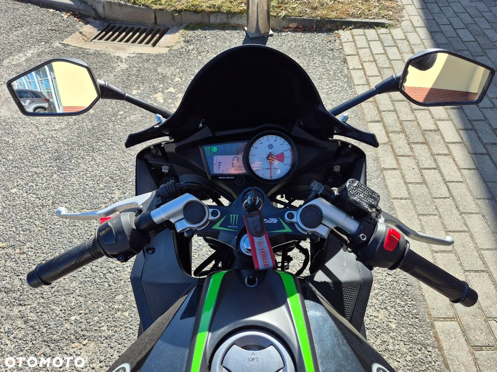 Yamaha YZF - 19