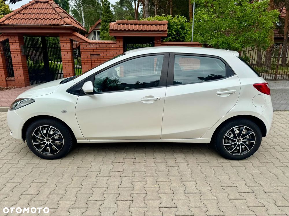 Mazda 2 - 10