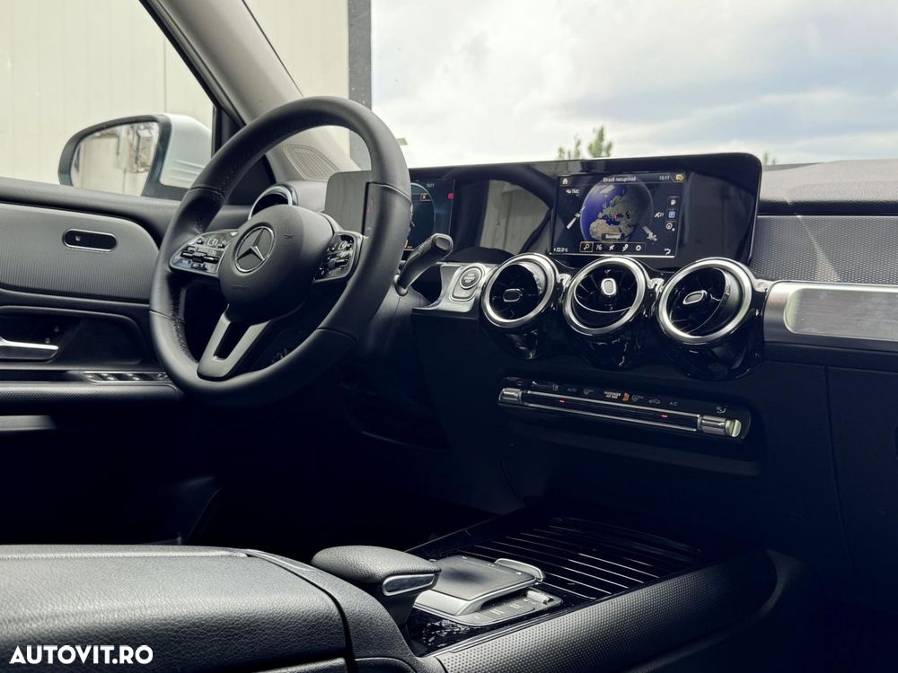 Mercedes-Benz GLB - 12