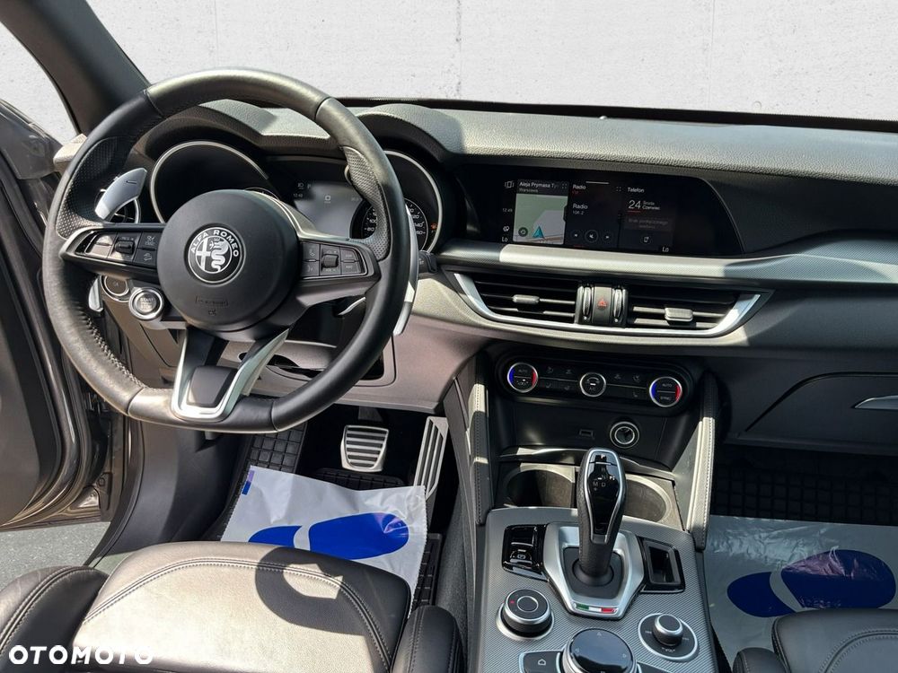 Alfa Romeo Stelvio - 18