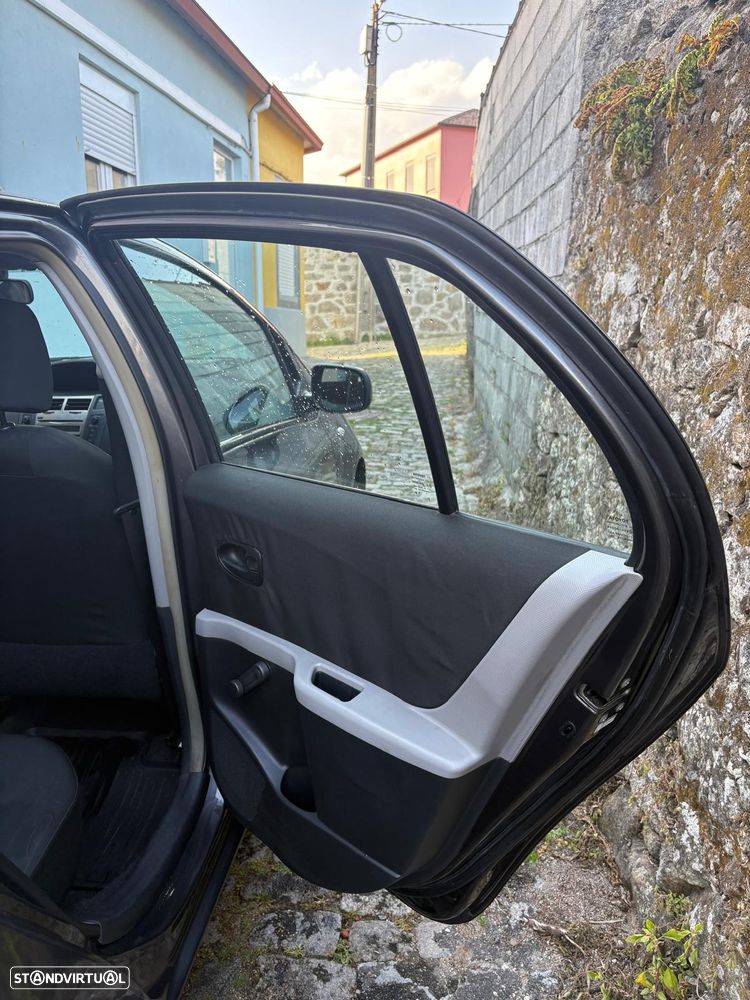 Toyota Yaris 1.0 VVT-i AC Manual - 9