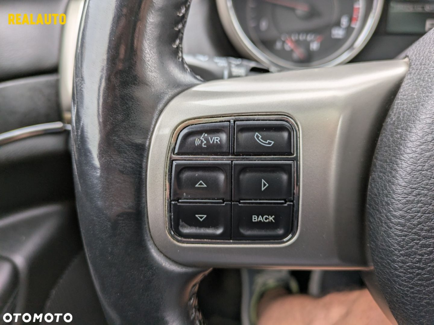 Jeep Grand Cherokee - 21