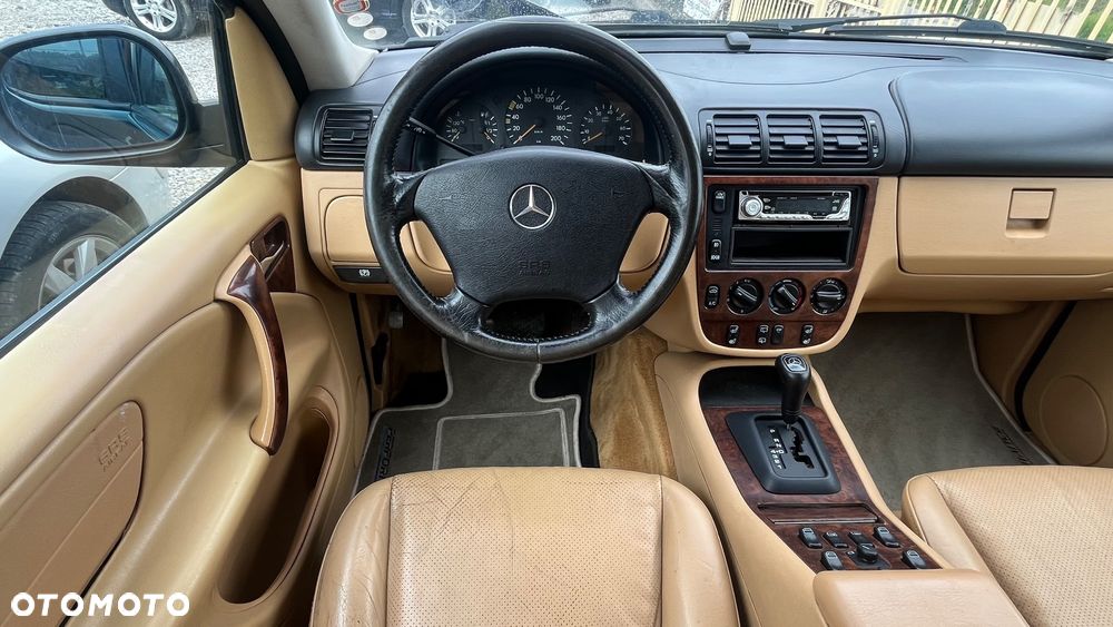 Mercedes-Benz ML 320 - 30