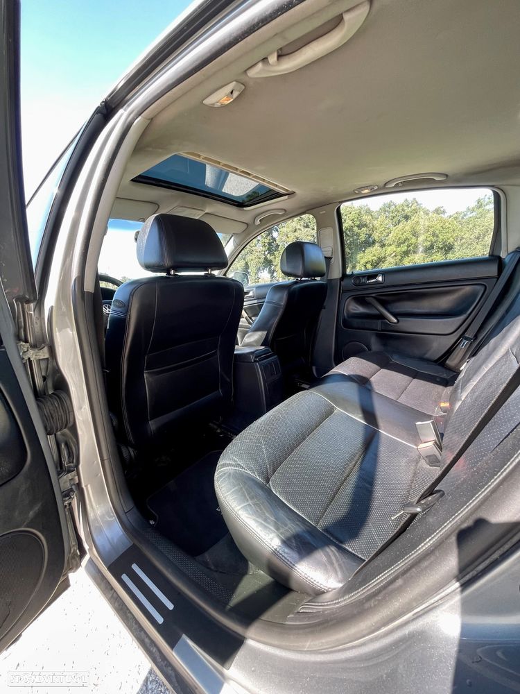 VW Passat 1.9 TDi Highline - 21