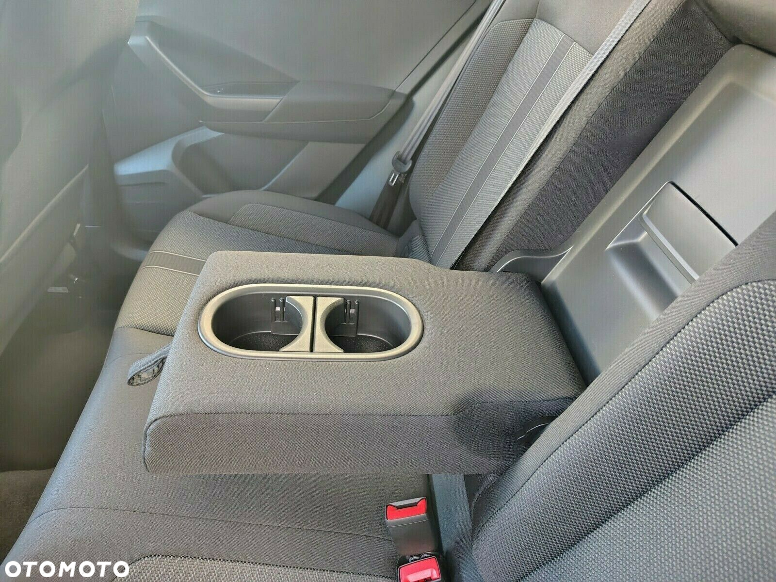 Volkswagen T-Roc - 19