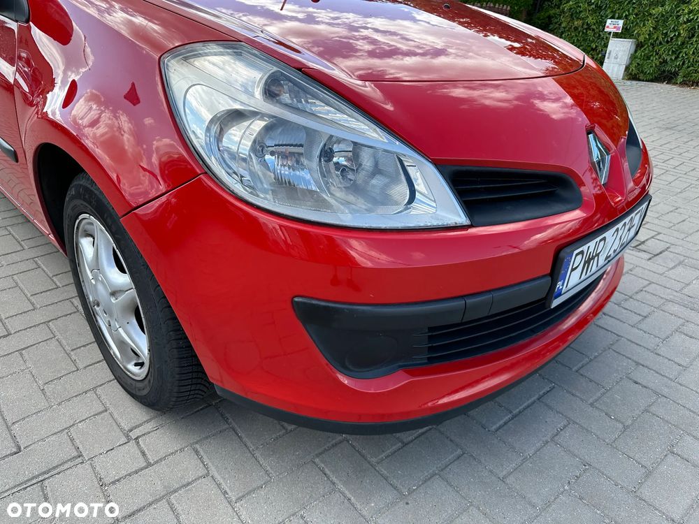 Renault Clio - 32