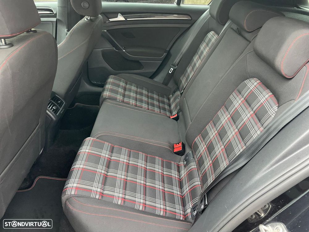 VW Golf 2.0 TSi GTi DSG Performance - 44