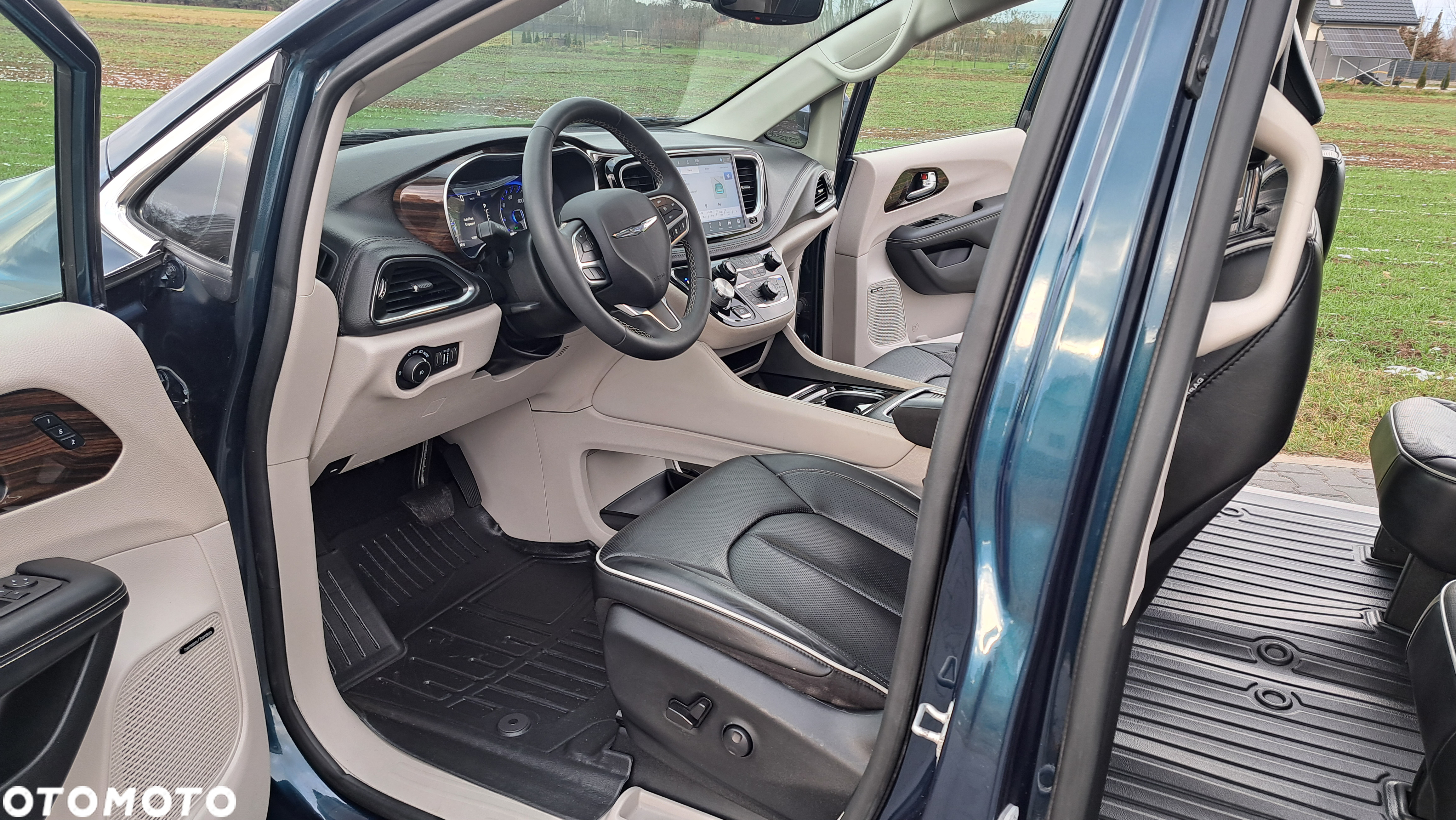 Chrysler Pacifica - 29