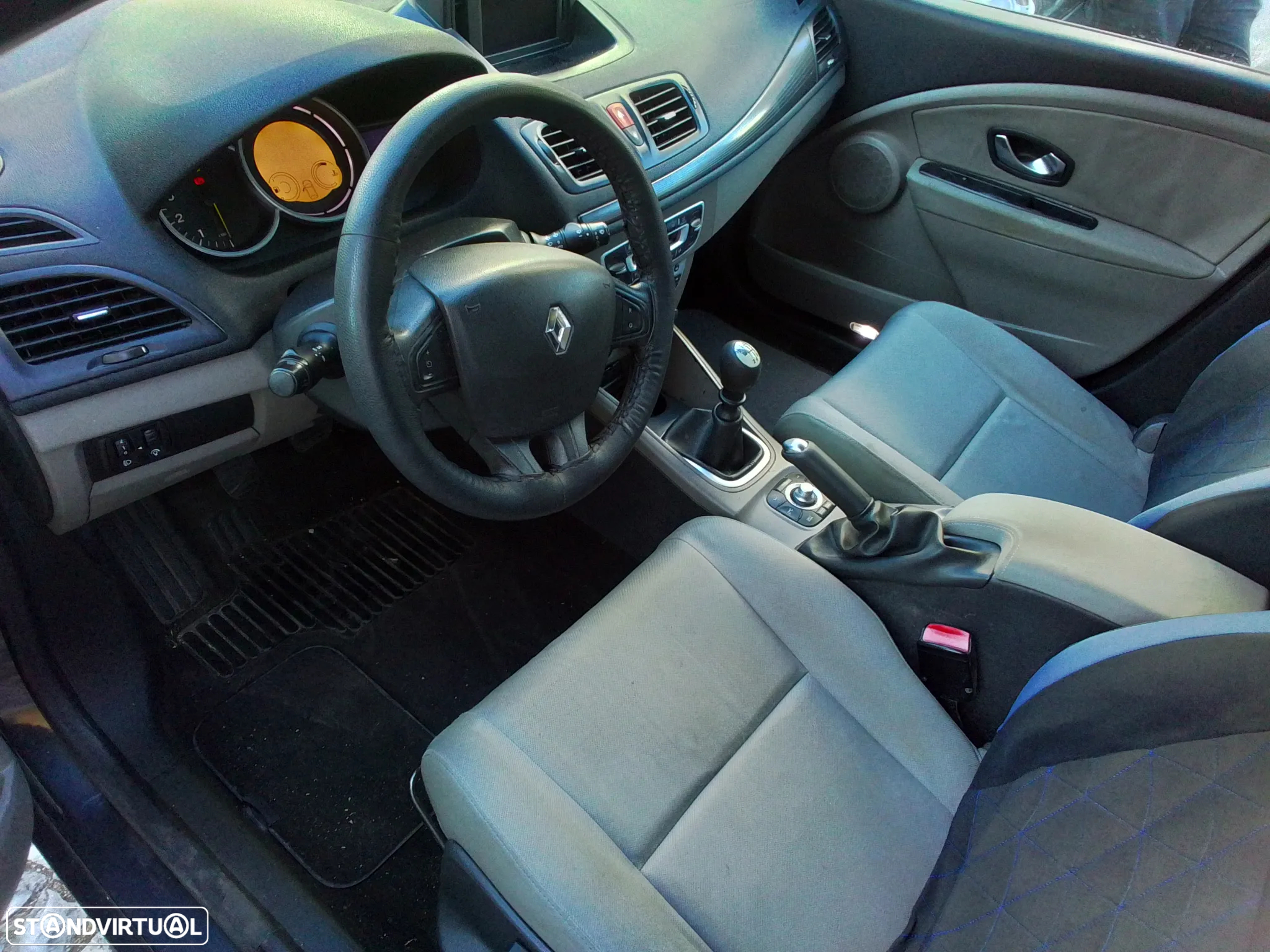 Renault Mégane Sport Tourer 1.5 dCi Dynamique - 12