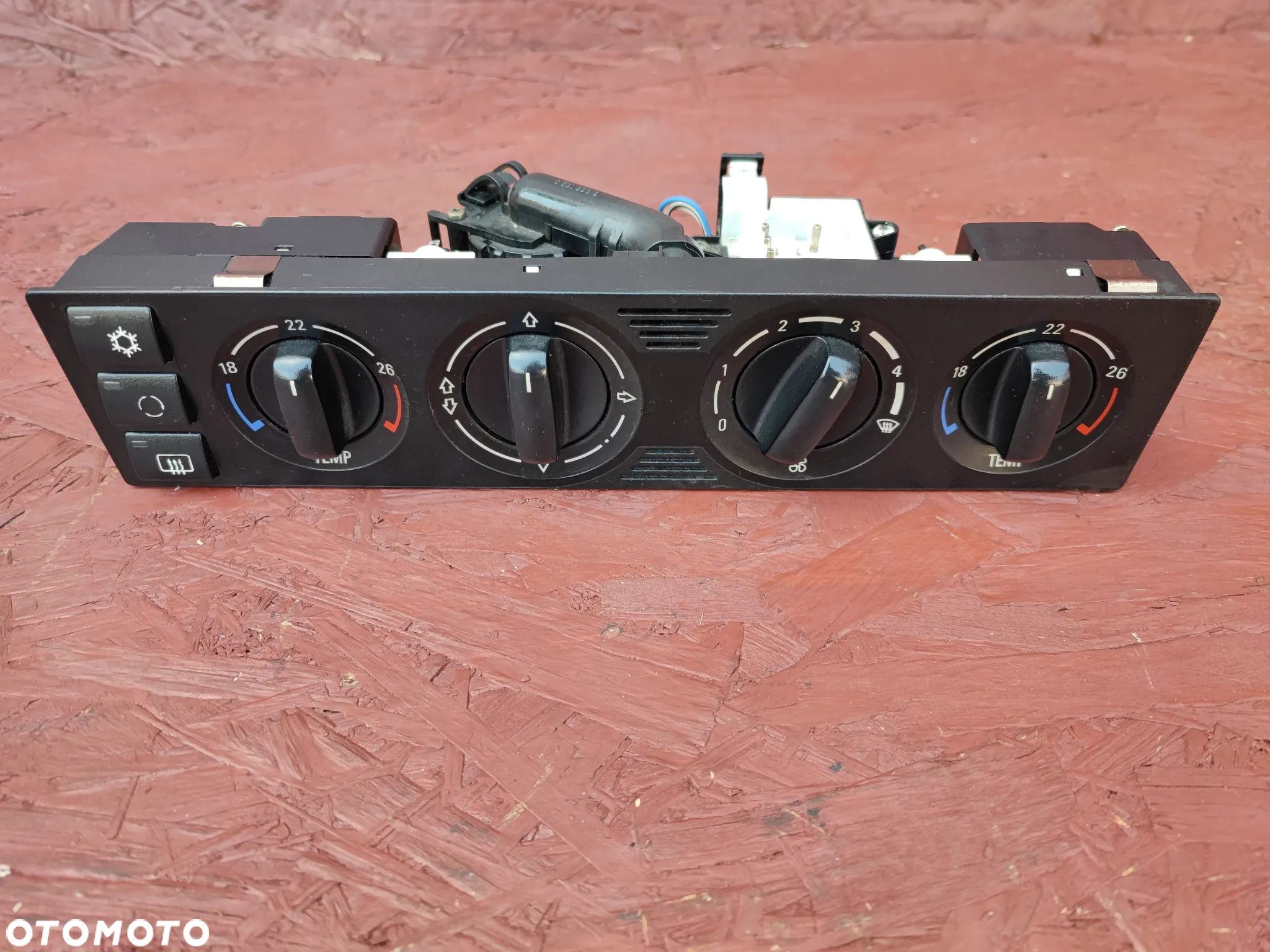 BMW E38 ORYGINALNY PANEL KLIMATYZACJI MANUALNEJ W BARDZO DOBRYM STANIE O NR. 8 369 784 / 8 369 785 OEM - 3
