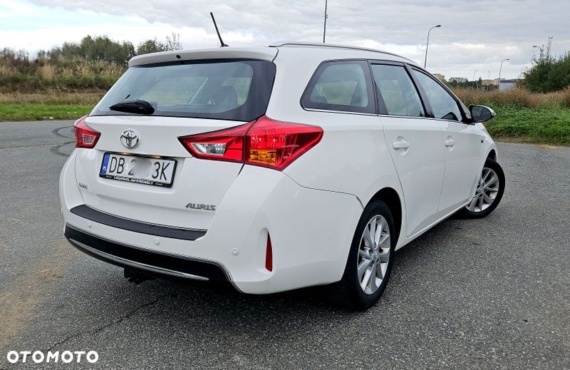 Toyota Auris 2.0 D-4D Comfort - 4