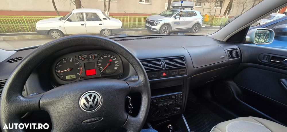 Volkswagen Golf 1.4 Comfortline - 4