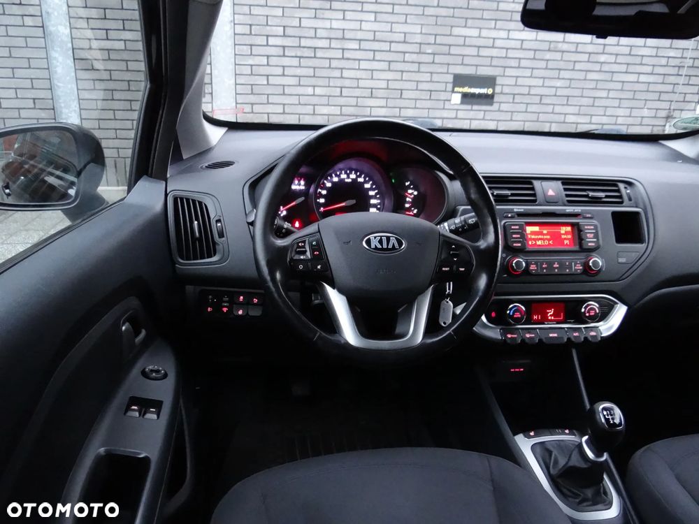Kia Rio 1.4 Dream Team Edition - 28