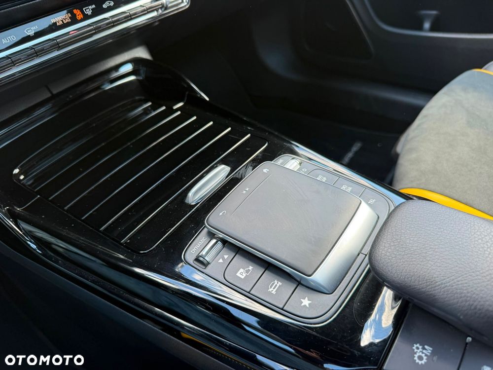 Mercedes-Benz CLA AMG 45 S 4Matic+ AMG Speedshift 8G-DCT - 24
