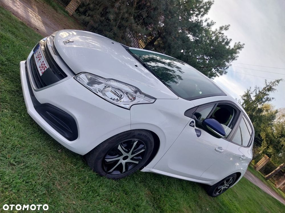Peugeot 208 - 3