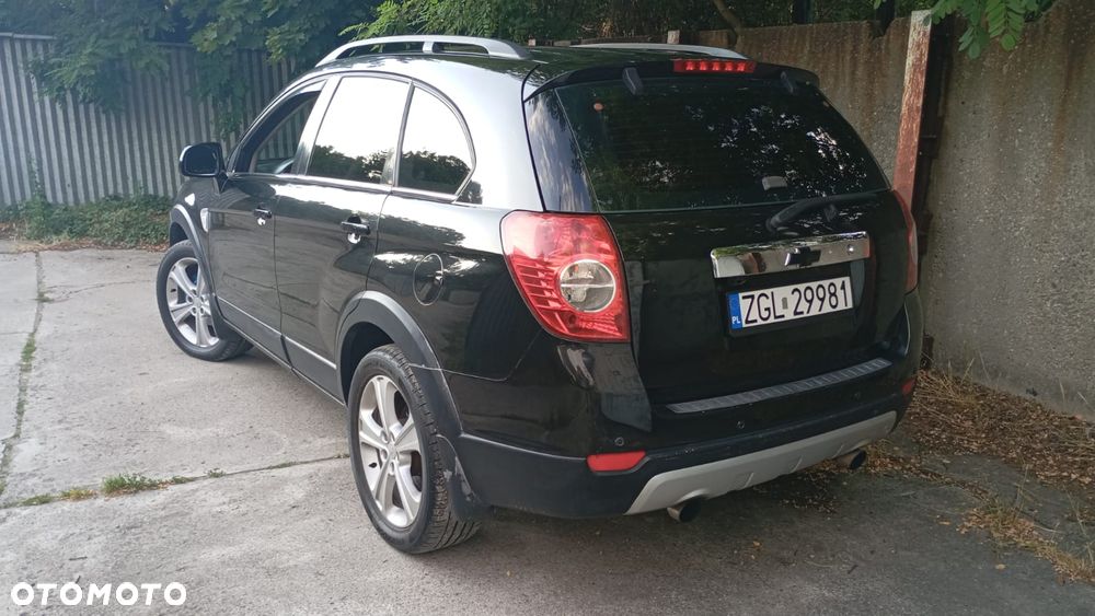 Chevrolet Captiva 2.0 d LT high 5os - 29
