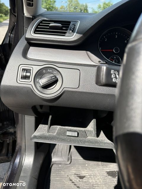 Volkswagen Passat 2.0 TDI Comfortline DSG - 13