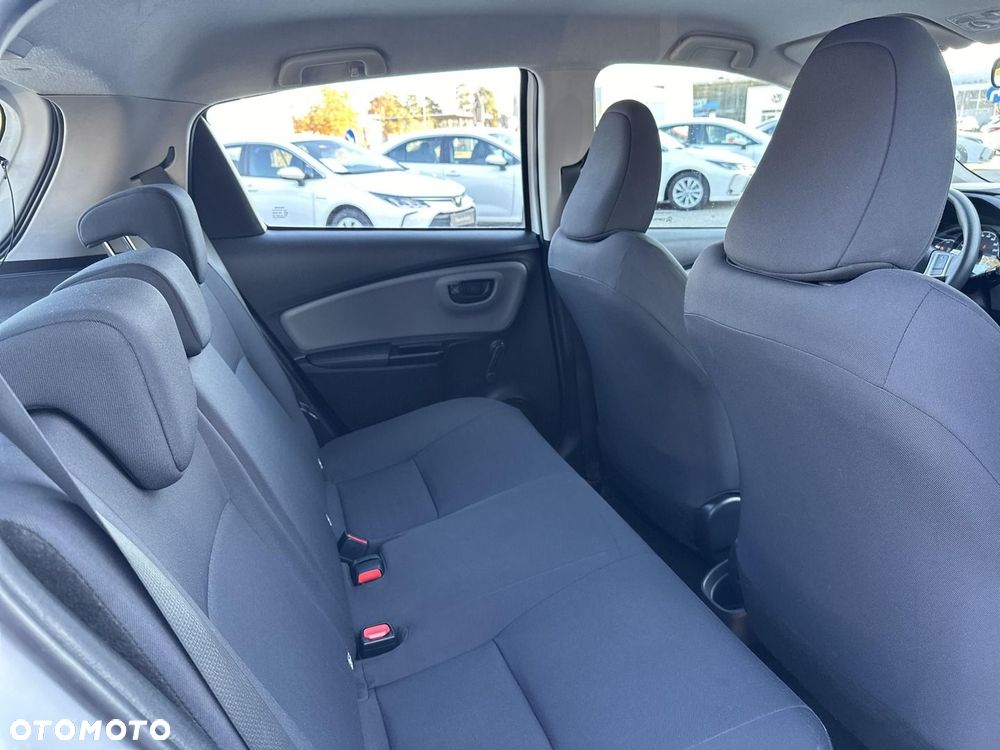 Toyota Yaris - 10